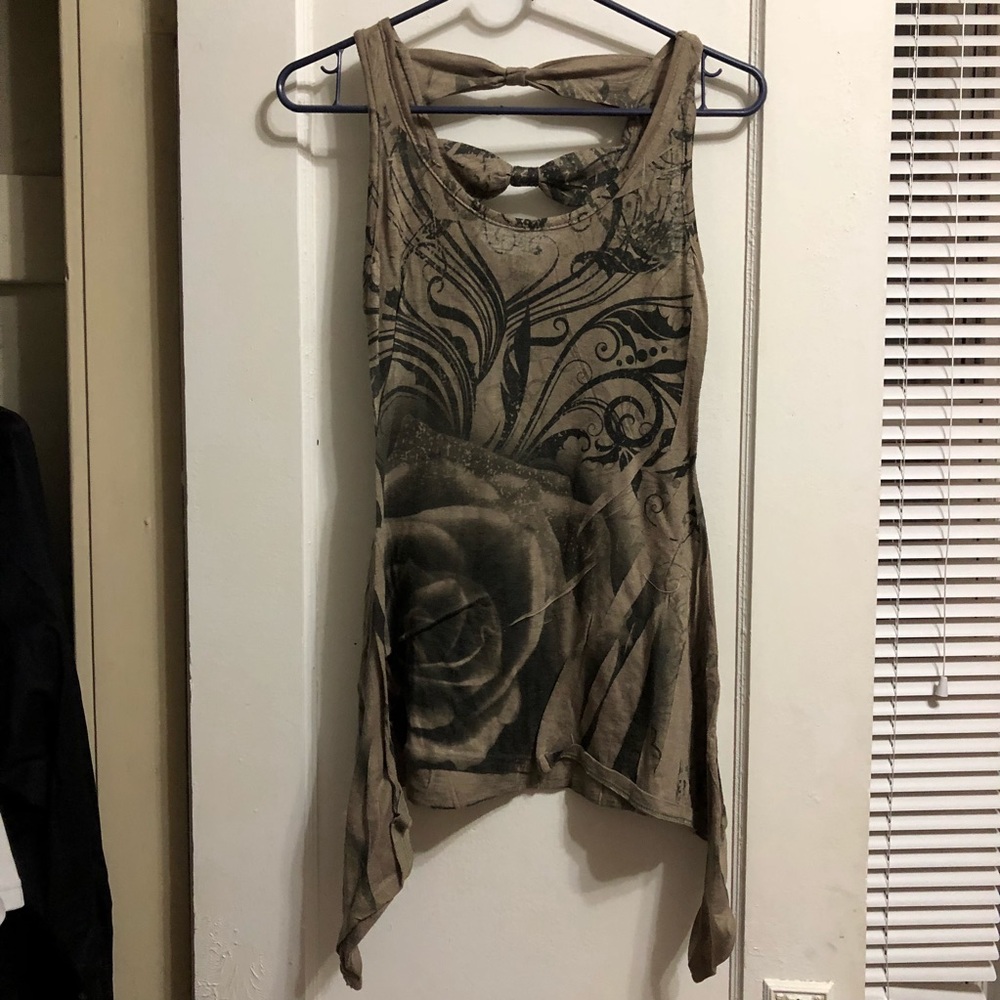 Pretty rose top